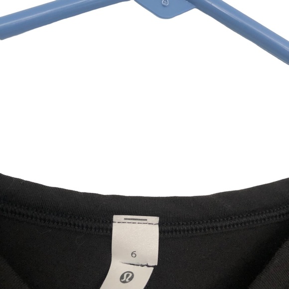 Lululemon Crescent Black Short Sleeve Top Tee Shirt Front Knot Womens Size 6 - Picture 3 of 3